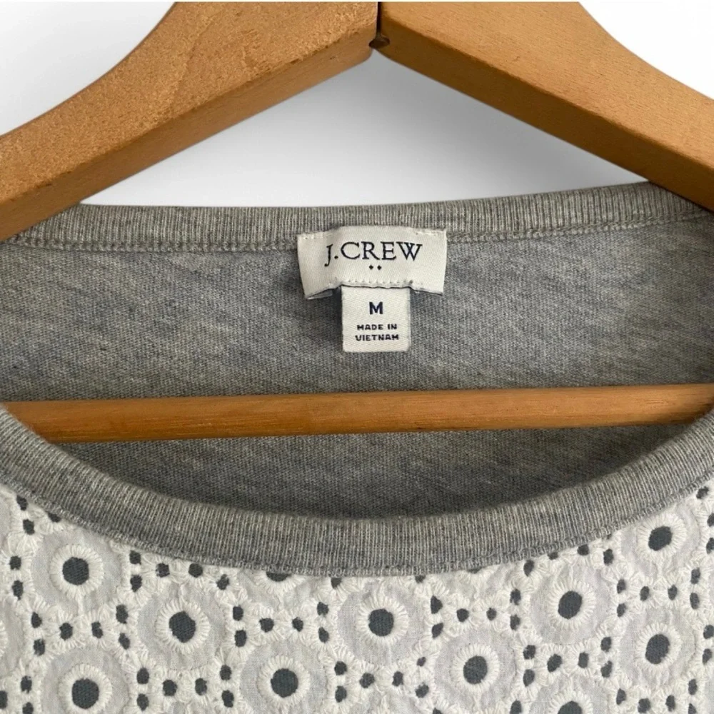 J.Crew Women’s Grey Short Sleeve w/ Eyelet Detail Shirt Size Medium - Picture 2 of 4